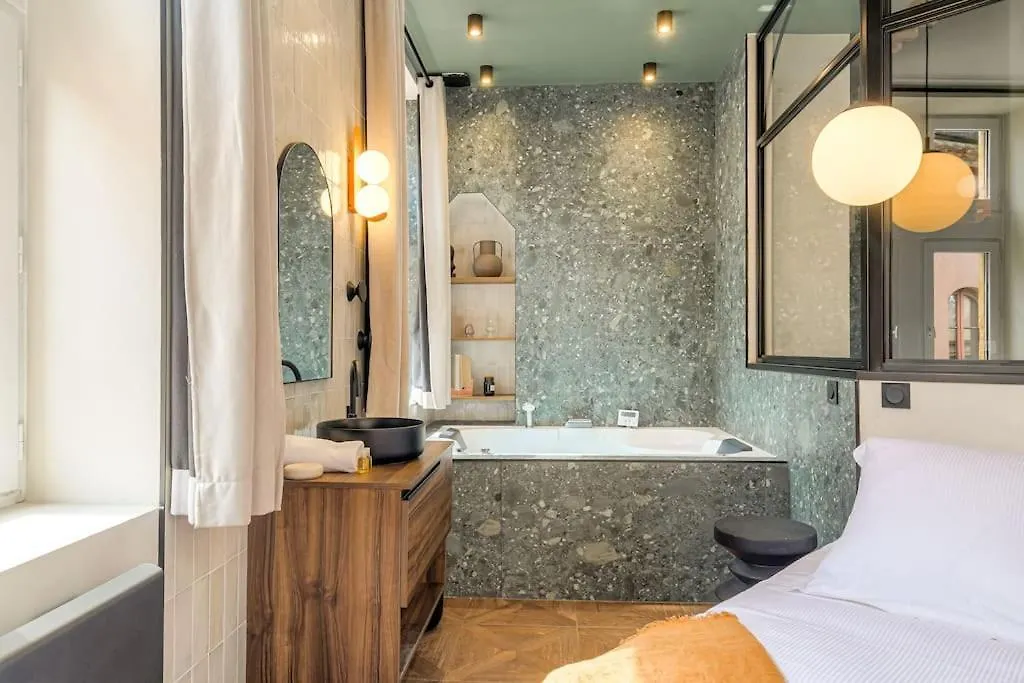 Labolla, Charmant Cocon Avec Spa, Coeur De 리옹