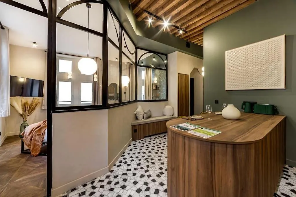 Labolla, Charmant Cocon Avec Spa, Coeur De 리옹 아파트